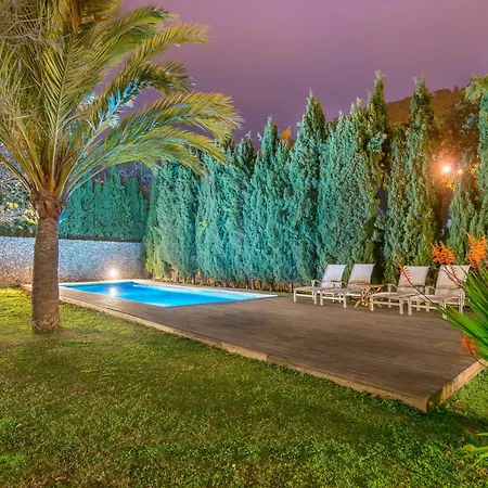 Cabrit Villa Alaro